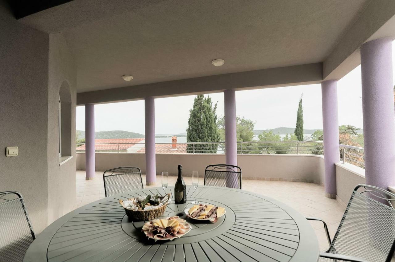 Villa Scandalli Sevid Exterior photo